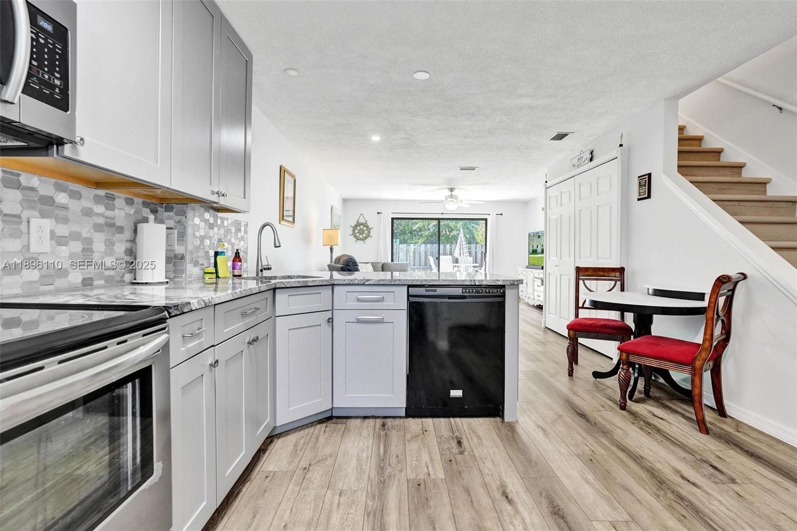 9421 Ocean South Drive — photo 2