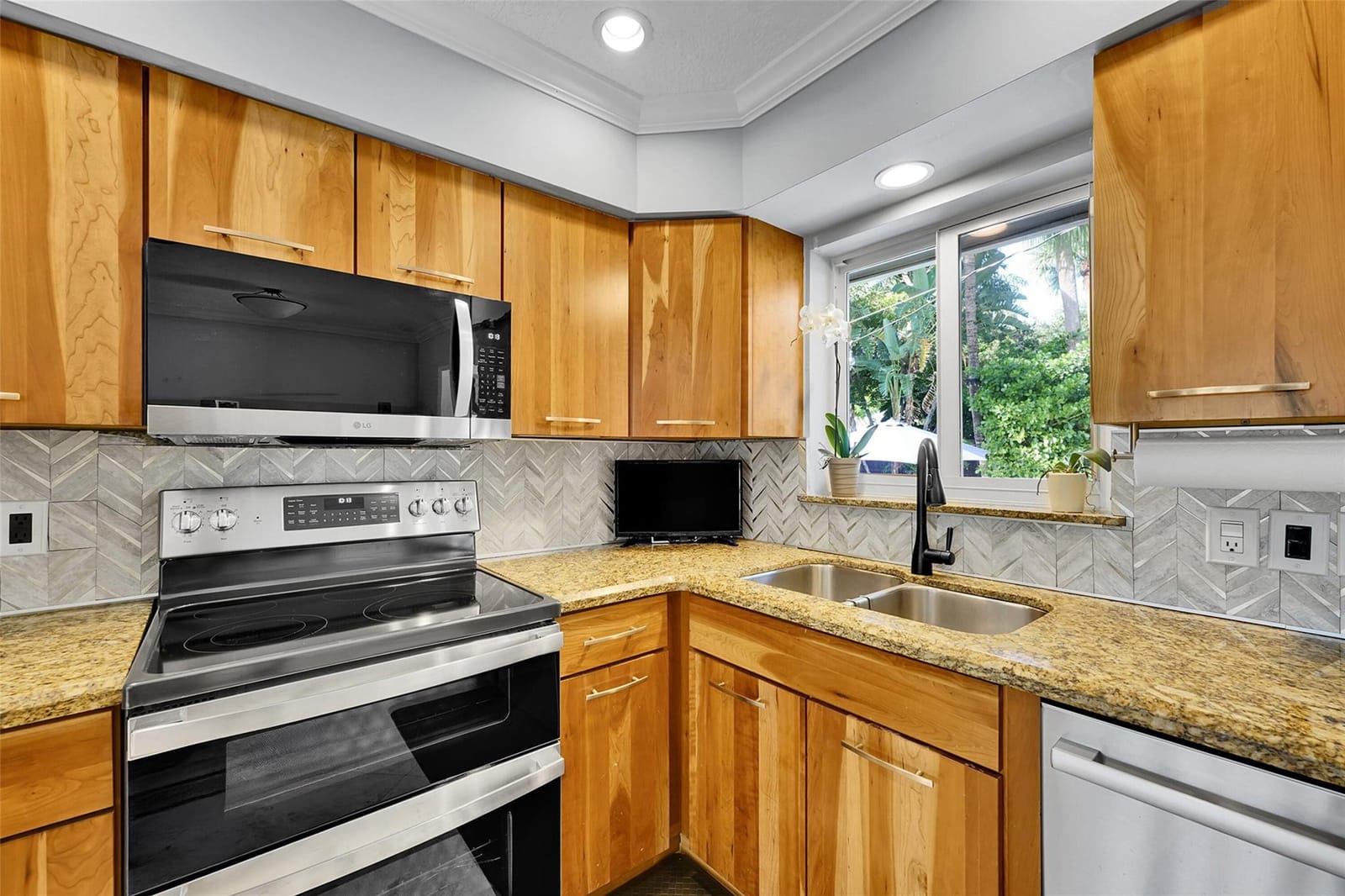 189 SE 2nd Avenue, Pompano Beach, FL 33060 photo 5