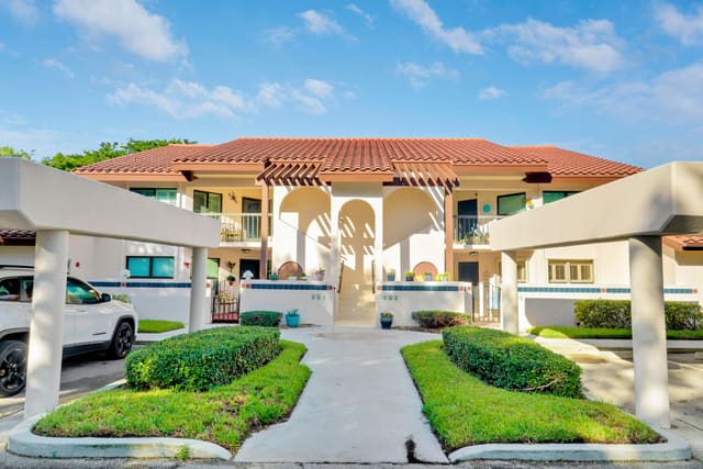6011 SE Martinique Drive 103, sold in Montego Cove, Stuart, FL