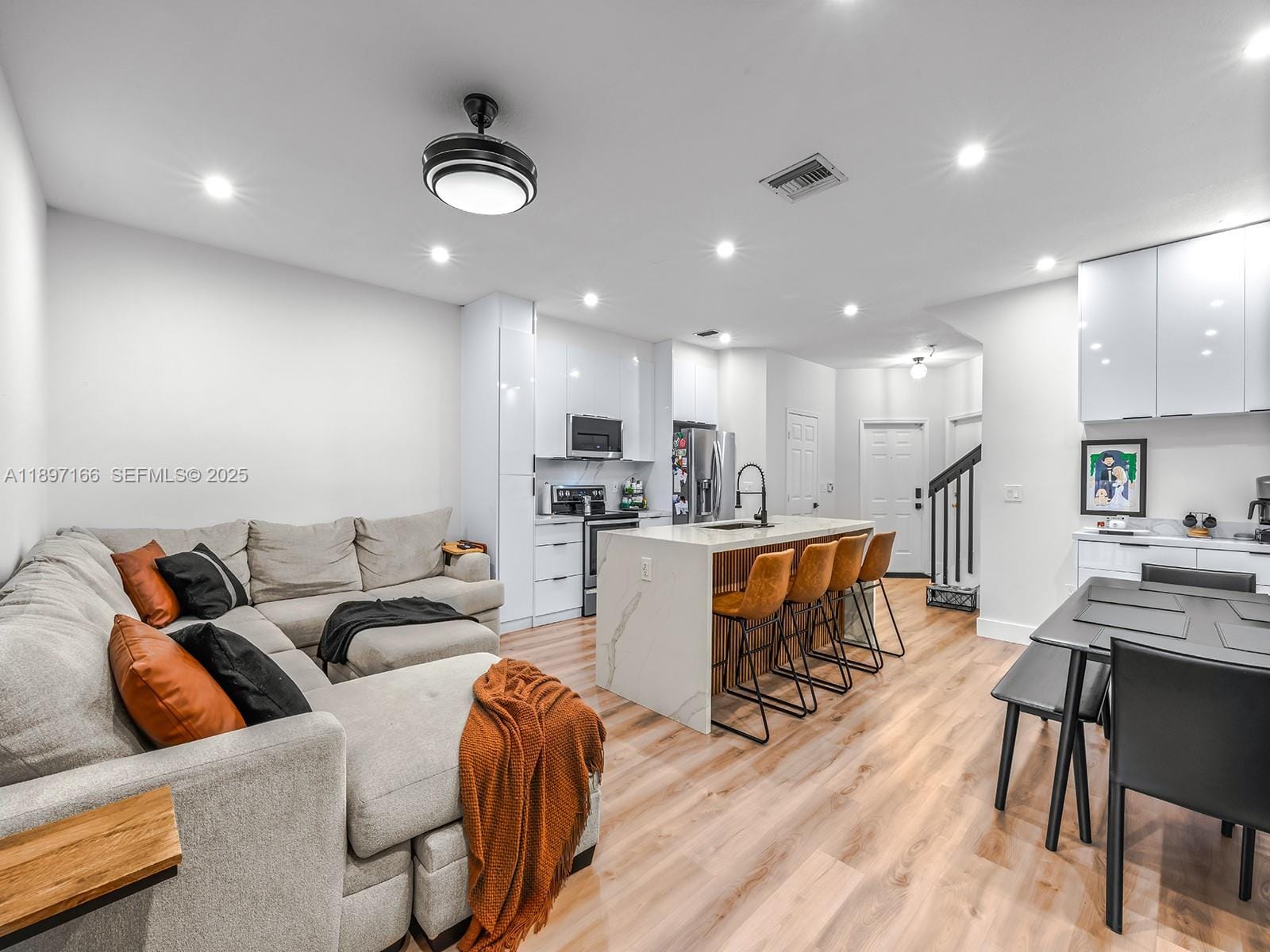 1061 NW 100th Avenue, Pembroke Pines, FL 33024