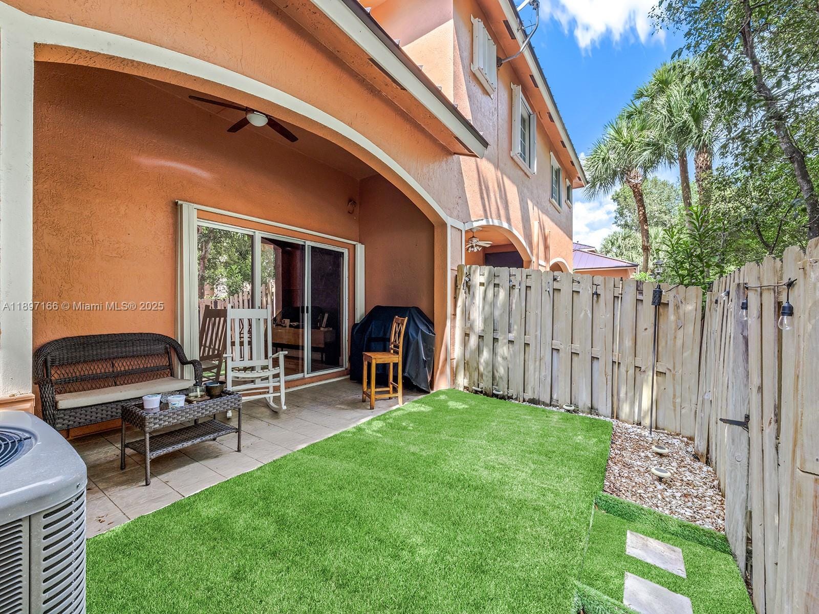 1061 NW 100th Avenue, Pembroke Pines, FL 33024 photo 16