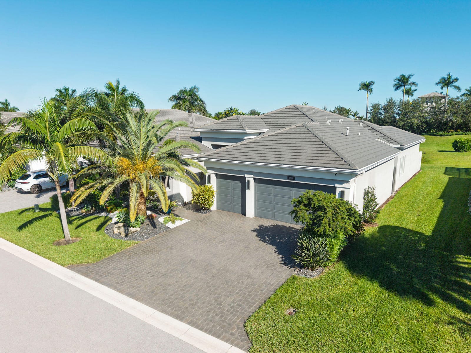 9249 Seahorse Bay Drive — photo 2