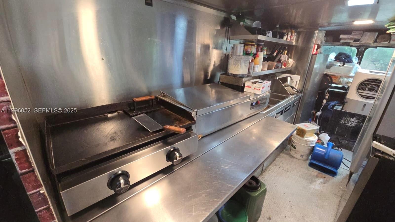 Mediterranean Food Truck For Sale In Miami — photo 6