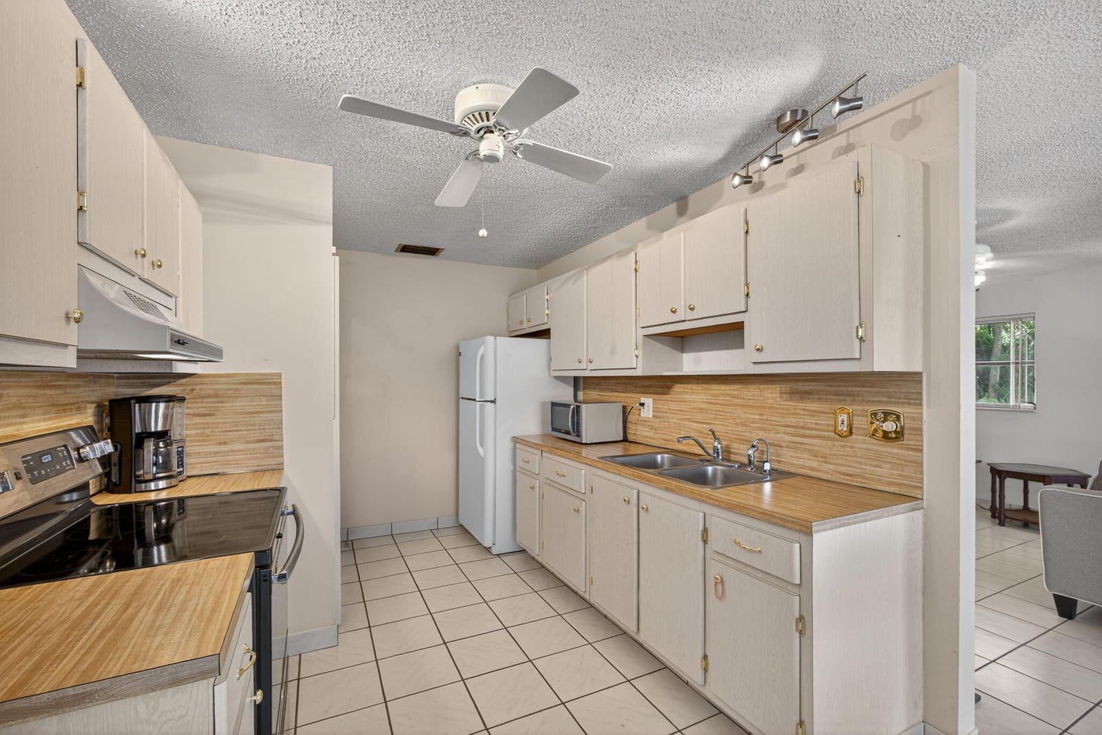 3411 Americo Drive, West Palm Beach, FL 33417 photo 8
