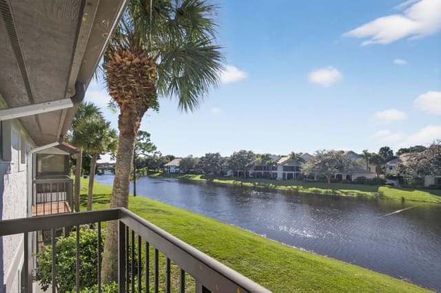 16671 Traders Crossing N 222, sold in Traders Crossing At Jonathans Landing, Jupiter, FL