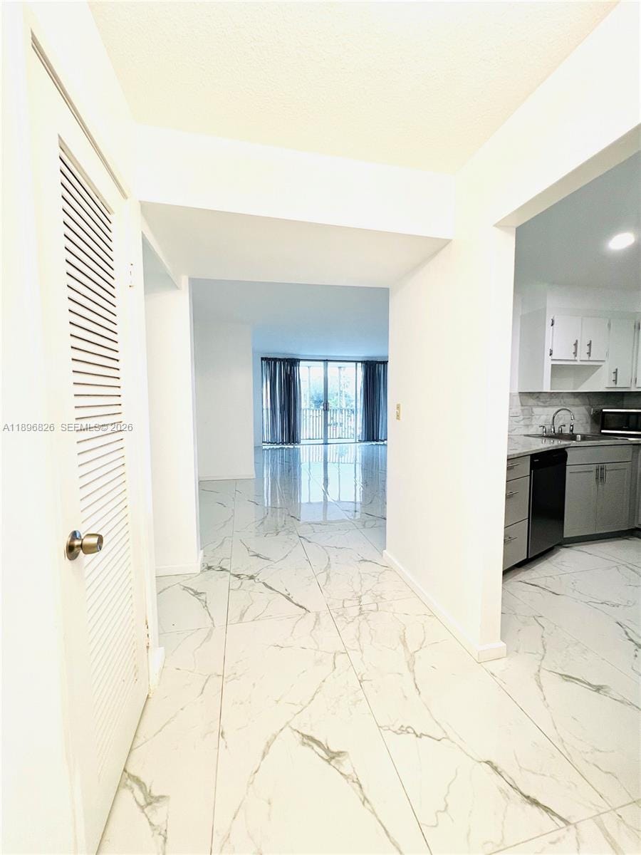 1710 NE 191st Street 307-3 — photo 4