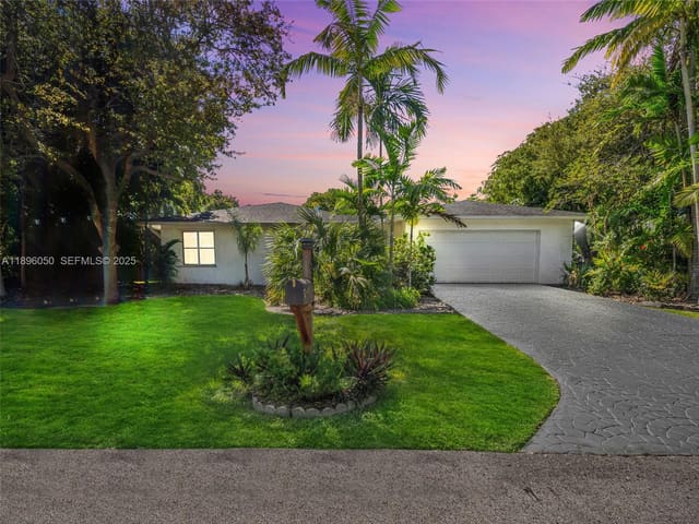 8520 SW 179th Street, sold in Pinewood Ests 3rd Addn, Palmetto Bay, FL