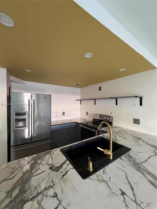 3002 NE 5th Terrace 106-B, sold in River Manor Condo, Wilton Manors, FL