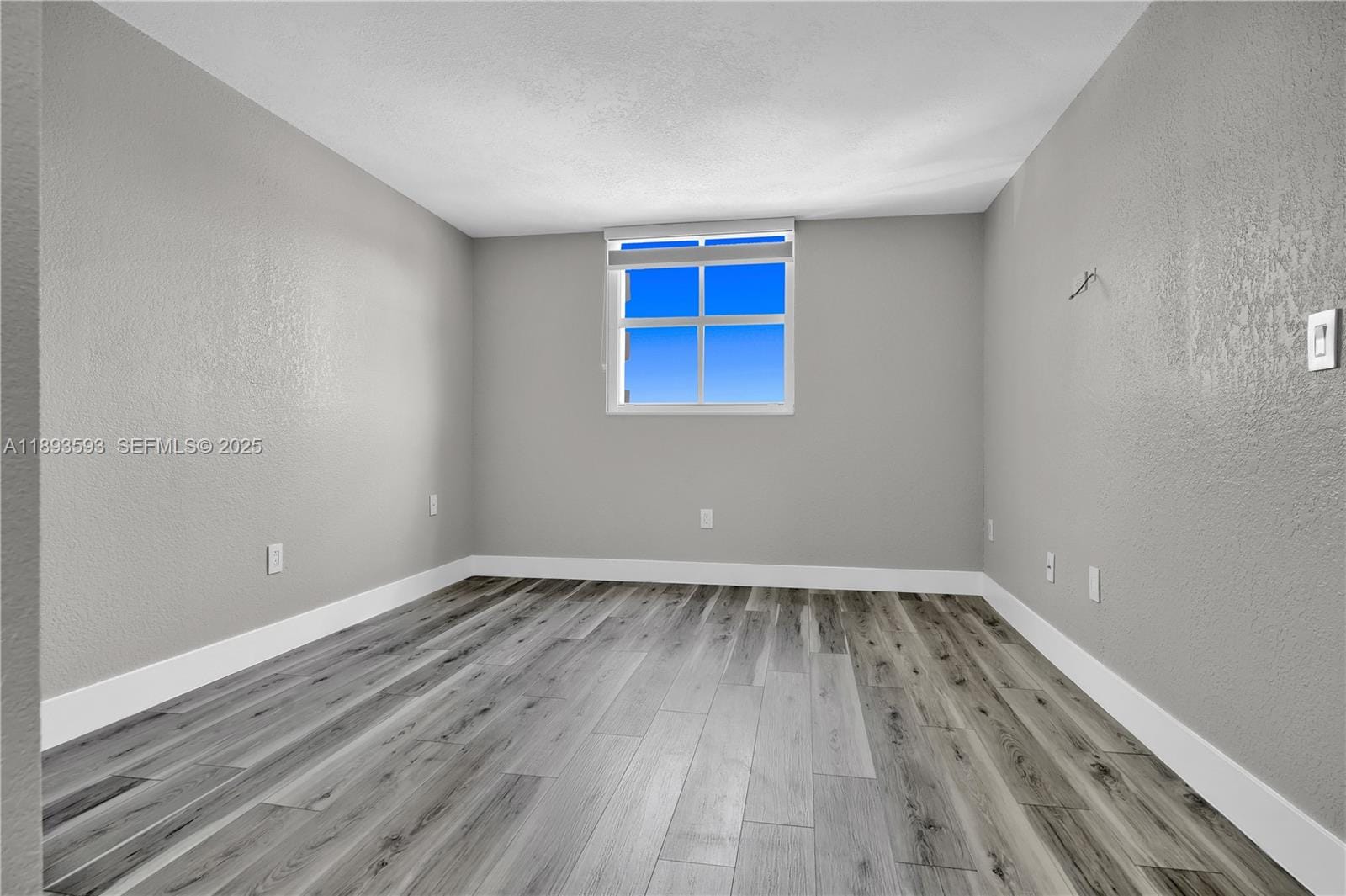 5880 Collins Avenue 403 — photo 12