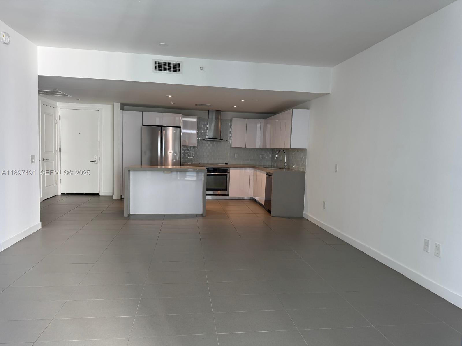 1600 NE 1st Avenue 2217 — photo 2