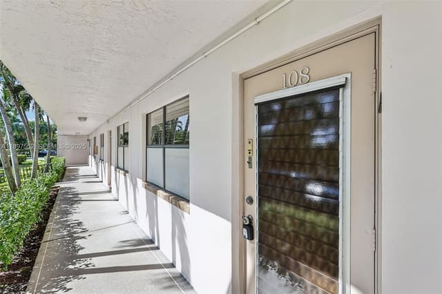 2981 N Nob Hill Road 108, Sunrise, FL 33322