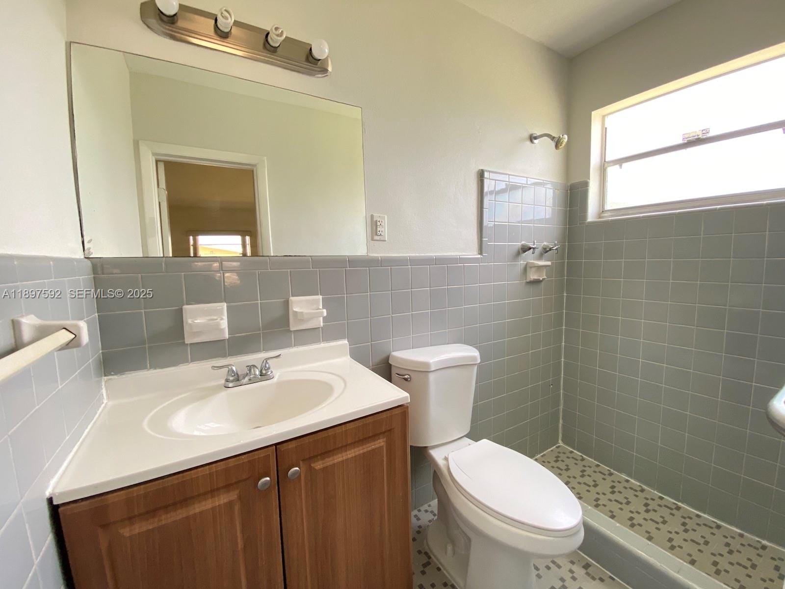 1121 NE 214th Street — photo 12