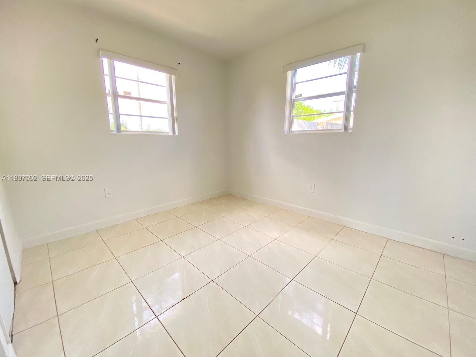 1121 NE 214th Street, Miami, FL 33179 photo 13