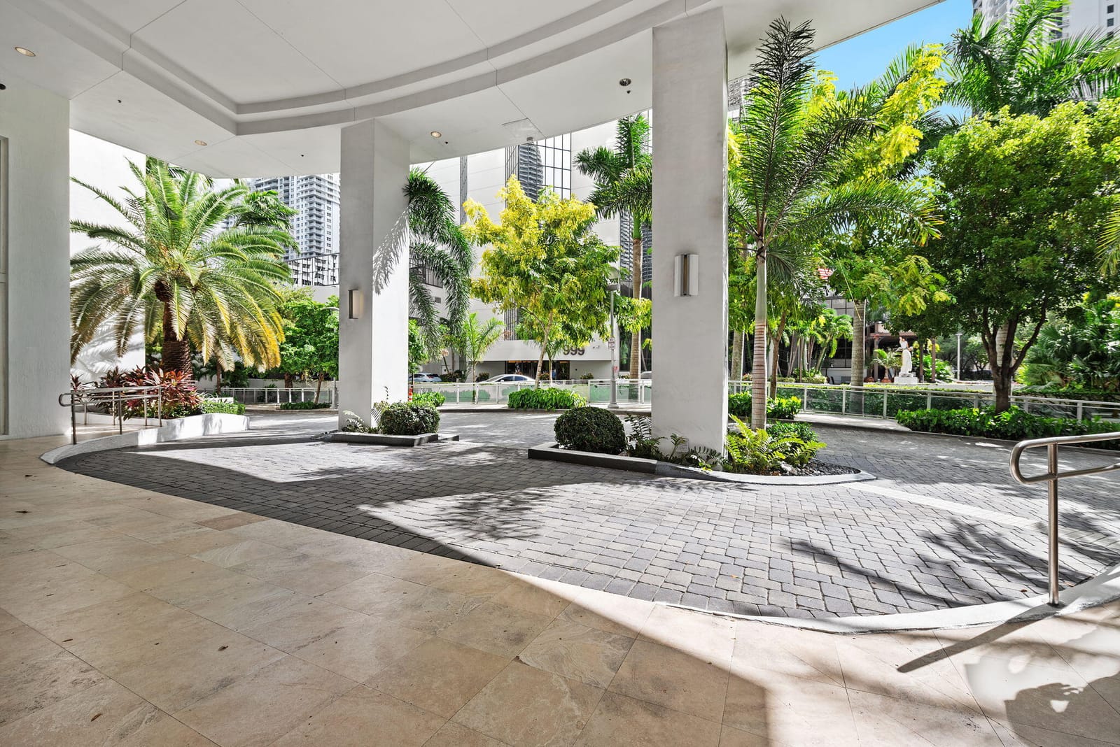 951 Brickell Avenue 400 — photo 3