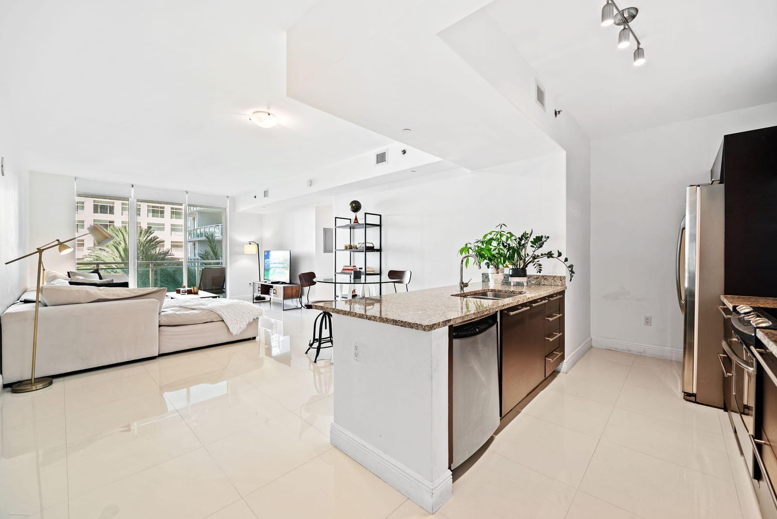 951 Brickell Avenue 400 — photo 7