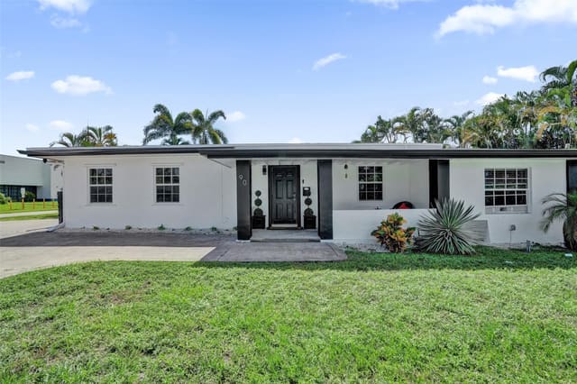 90 NE 26th Street, sold in Petite, Wilton Manors, FL