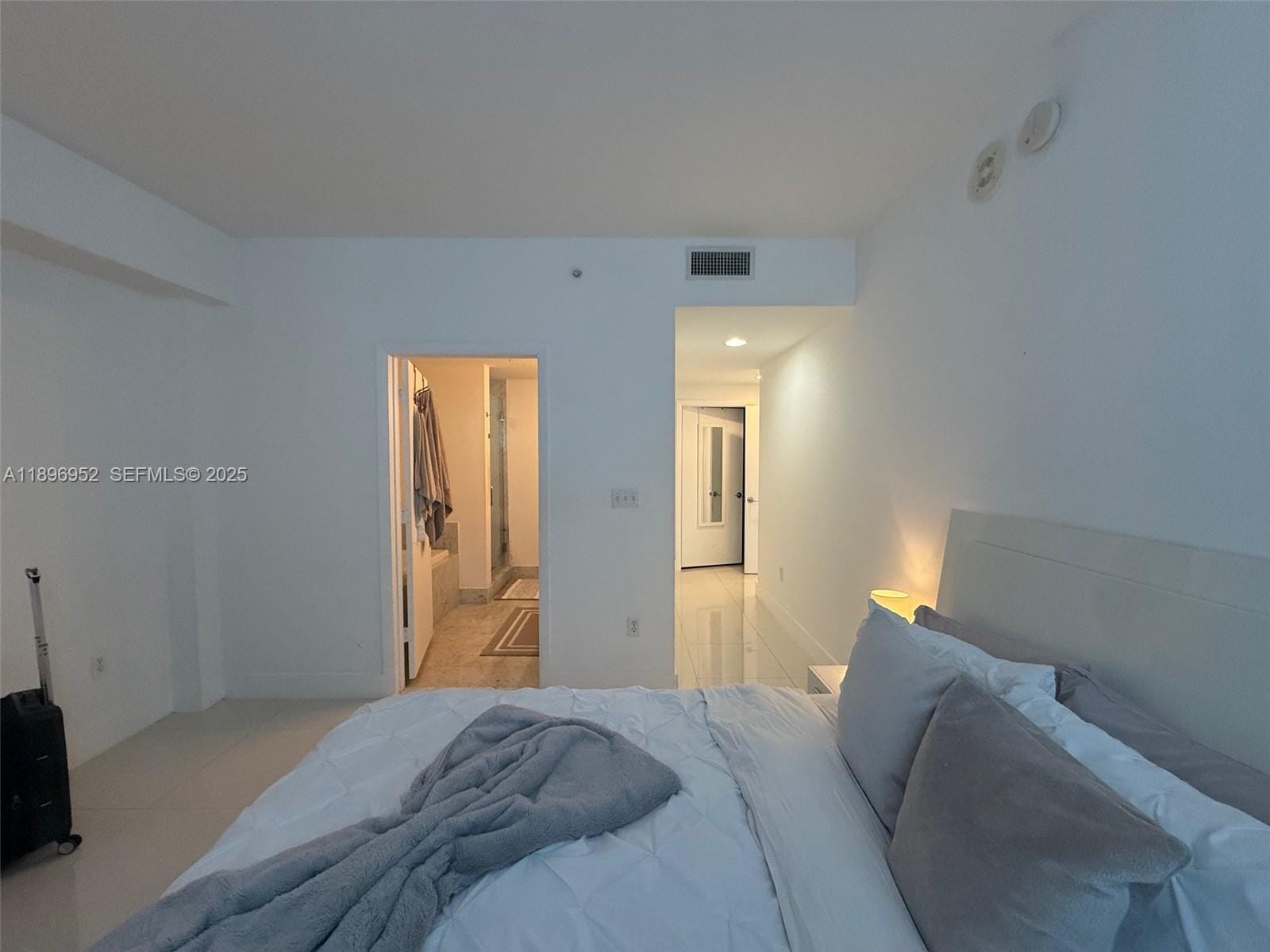 244 Biscayne Boulevard 3708, Miami, FL 33132 photo 25