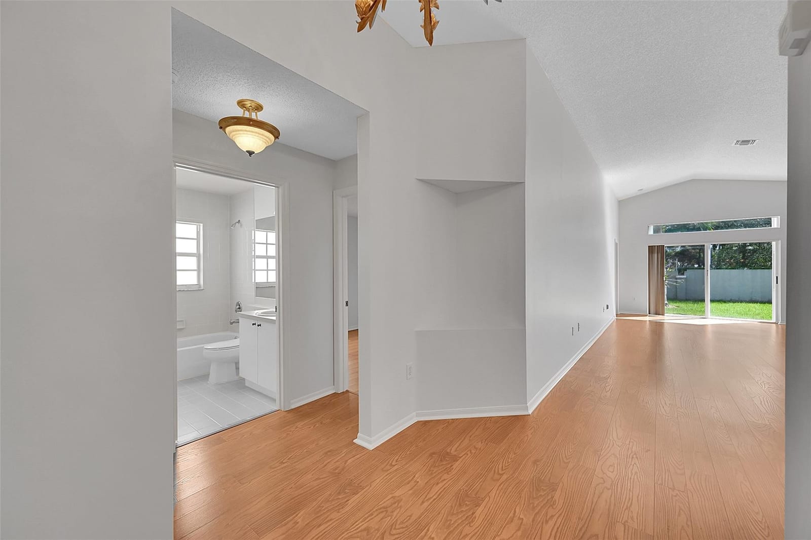 8540 NW 46th Drive — photo 8