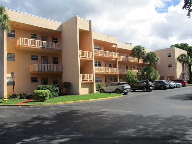 8390 Lagos De Campo Boulevard 304, sold in Rokest, Tamarac, FL
