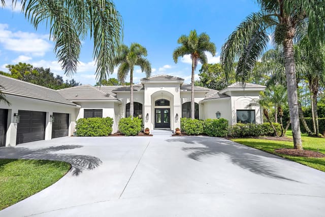 11771 Stonehaven Way, sold in Stonewal Estates, Palm Beach Gardens, FL