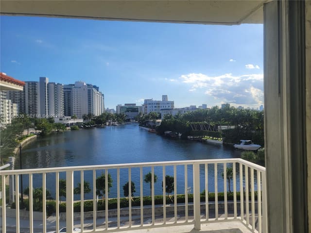 2600 Collins Avenue 509, sold in Lake Beach Club, Miami Beach, FL