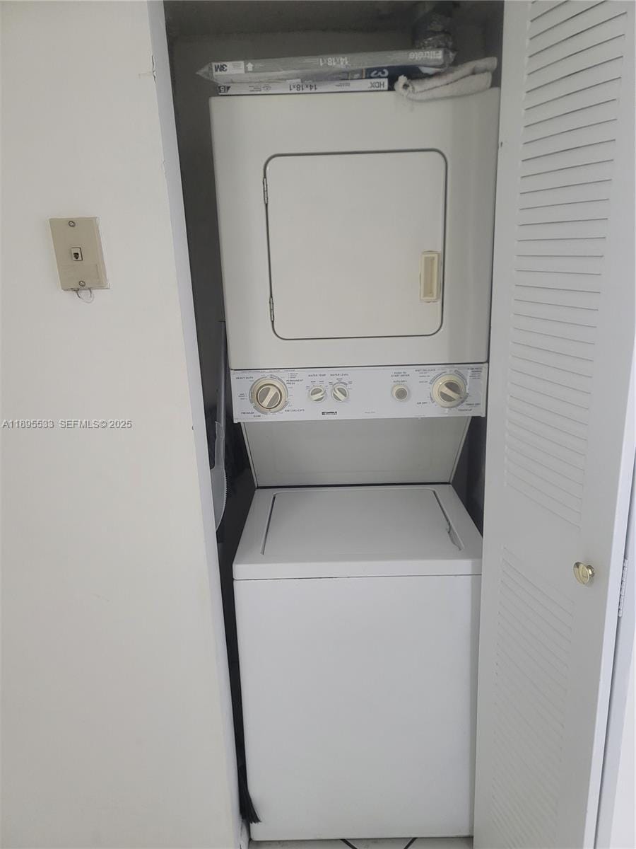 2600 Collins Avenue 509, Miami Beach, FL 33140 photo 2