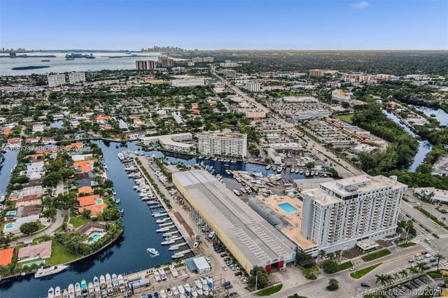 13499 Biscayne Boulevard 811, Sailboat Cay, North Miami, FL