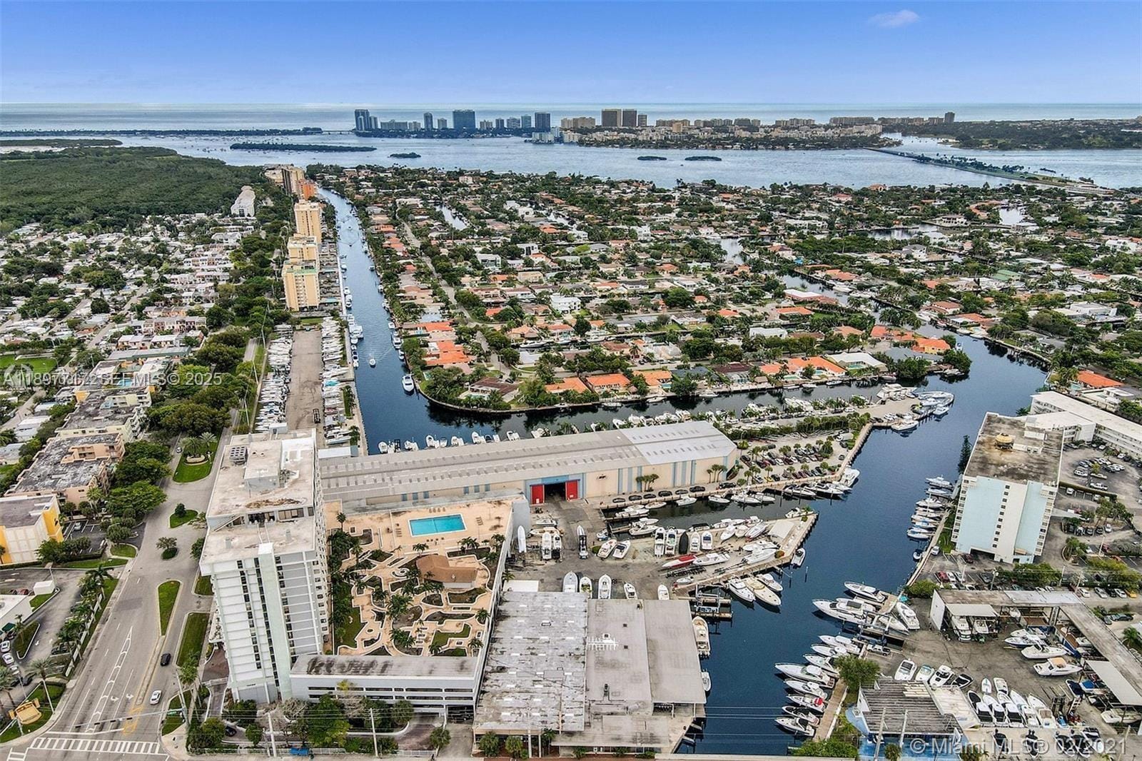 13499 Biscayne Boulevard 811, North Miami, FL 33181 photo 19