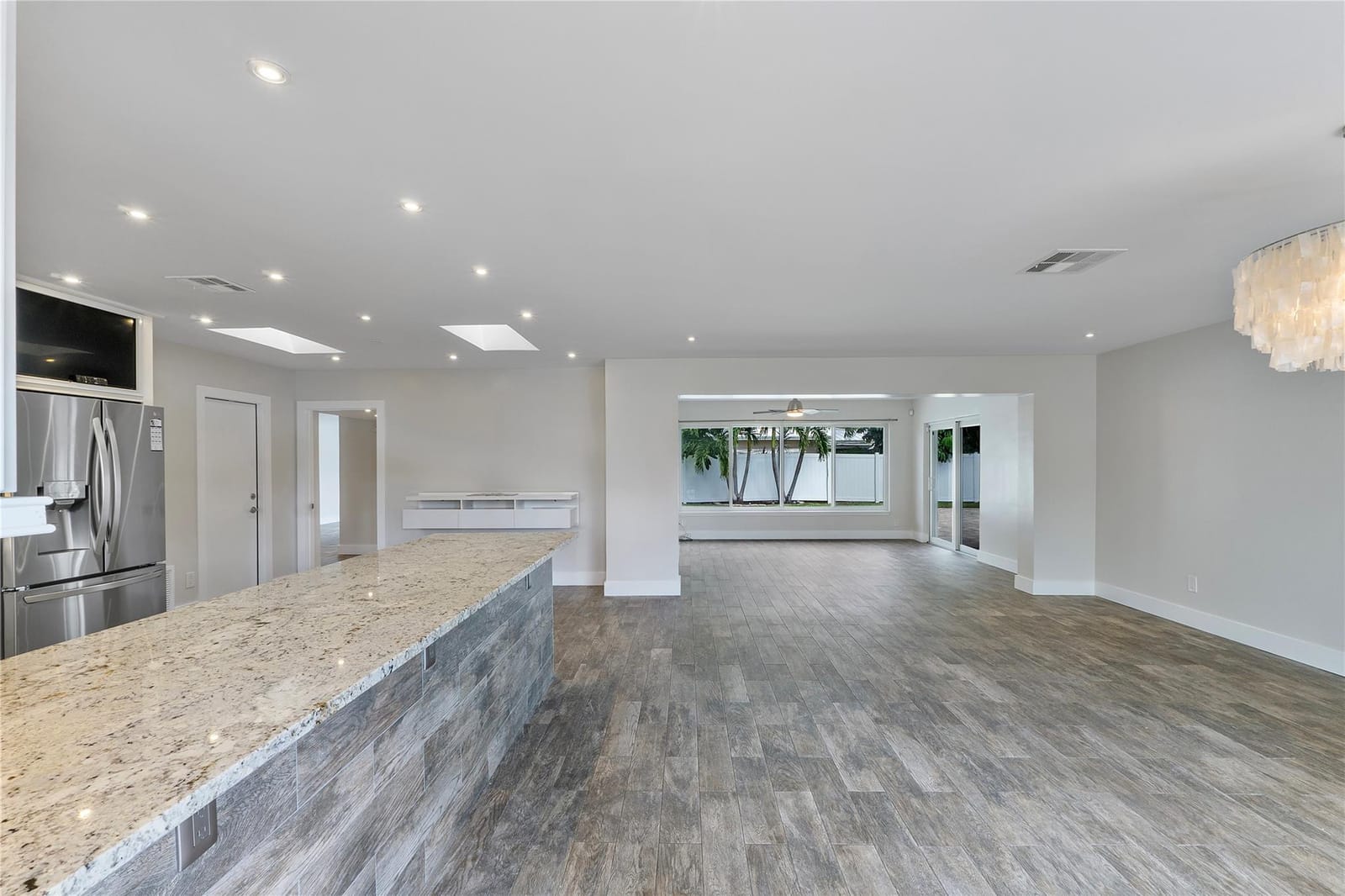 1009 SE 10th Court, Deerfield Beach, FL 33441 photo 14