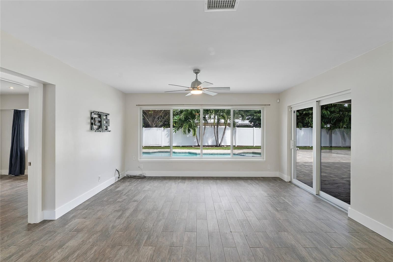1009 SE 10th Court, Deerfield Beach, FL 33441 photo 15