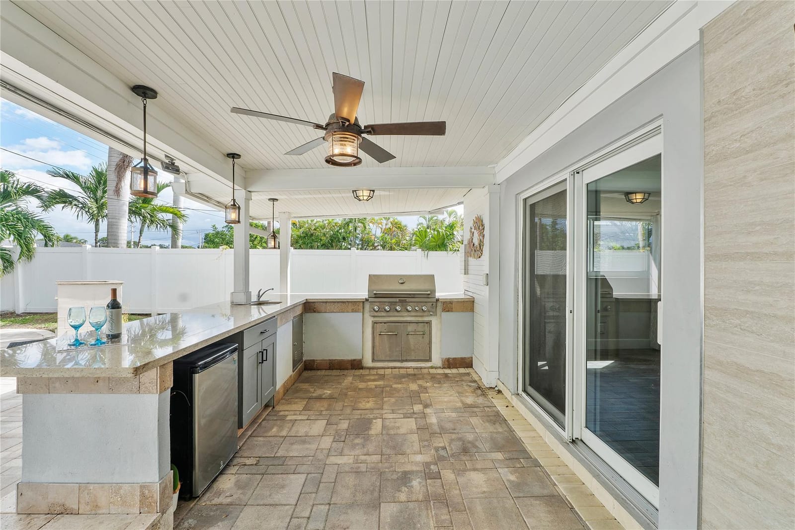 1009 SE 10th Court — photo 9