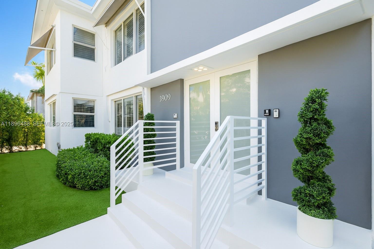 3909 Garden Avenue, Miami Beach, FL 33140, Miami Beach
