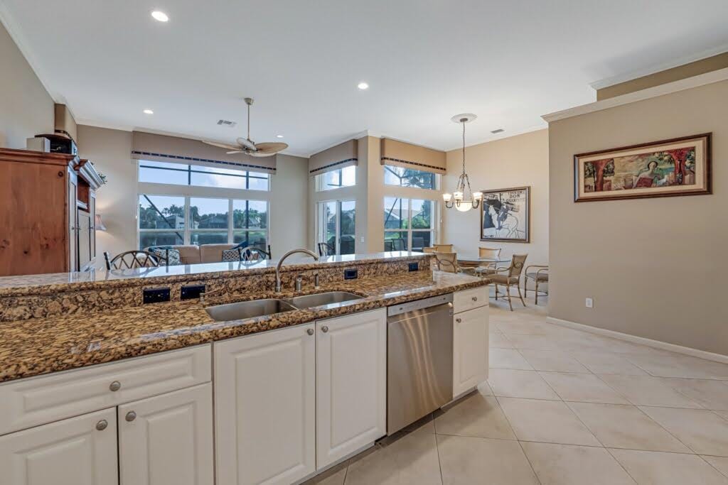 8770 Arbor Walk Drive, Lake Worth, FL 33467 photo 12