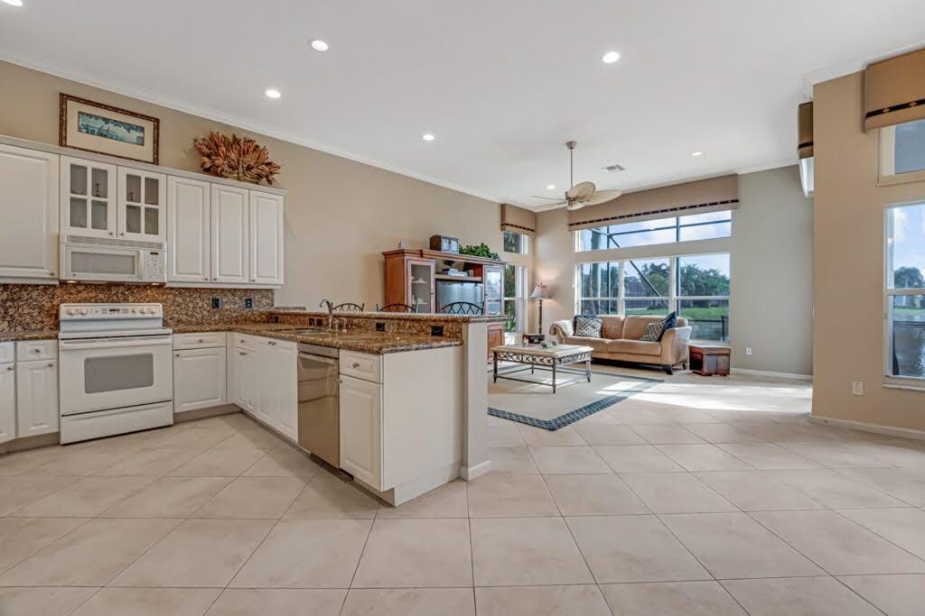 8770 Arbor Walk Drive, Lake Worth, FL 33467 photo 8