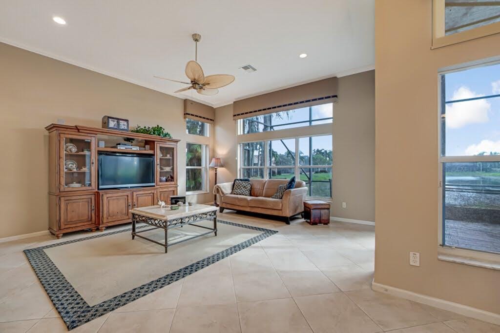 8770 Arbor Walk Drive, Lake Worth, FL 33467 photo 10