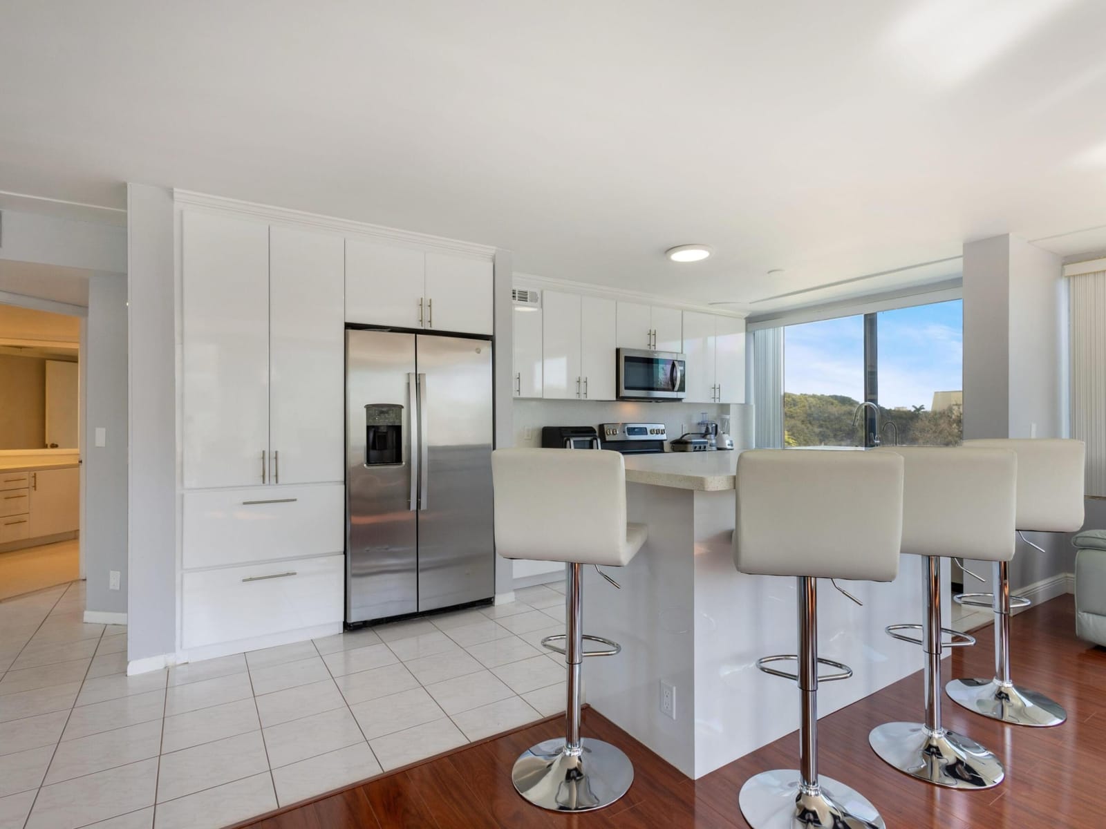 1500 Presidential Way 306 — photo 2