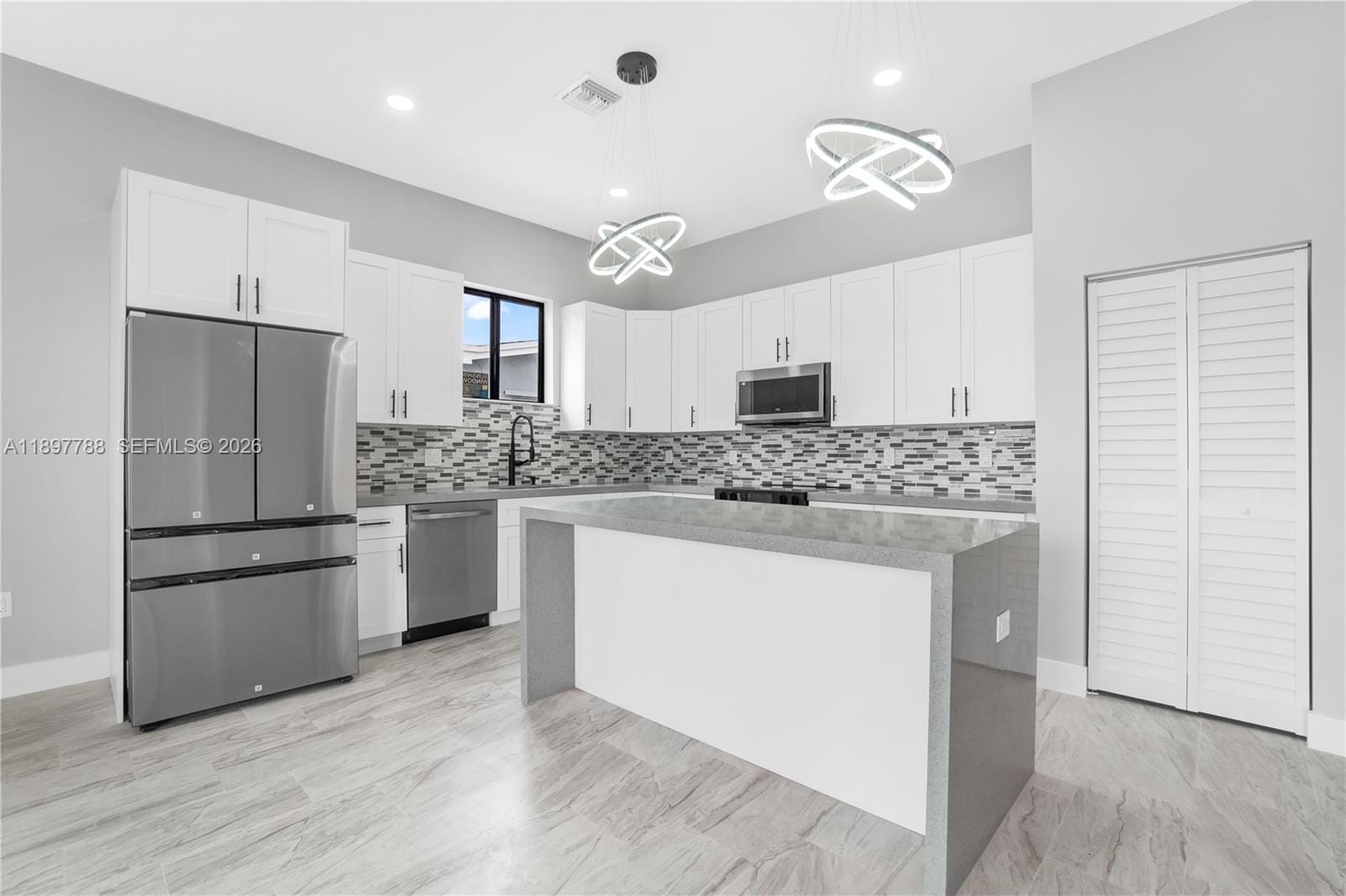 5370 Plunkett Street — photo 9