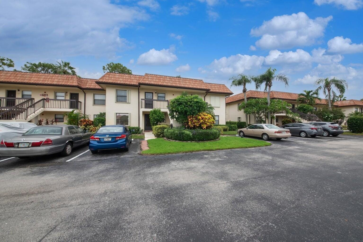 7118 Golf Colony Court 105, Lake Worth, FL 33467 photo 1