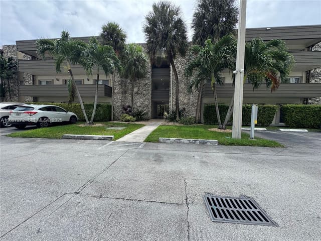 8315 SW 72nd Avenue 101B, Miami, FL 33143