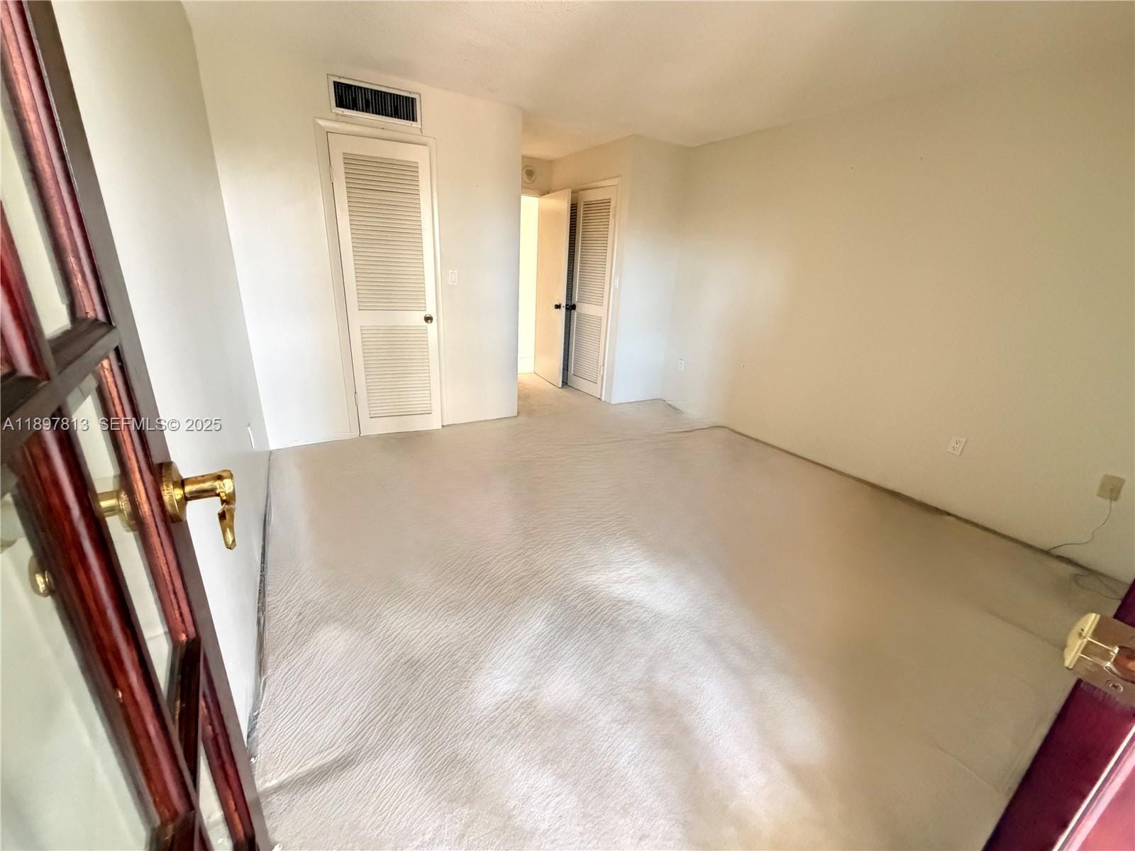6423 Collins Avenue 310 — photo 11
