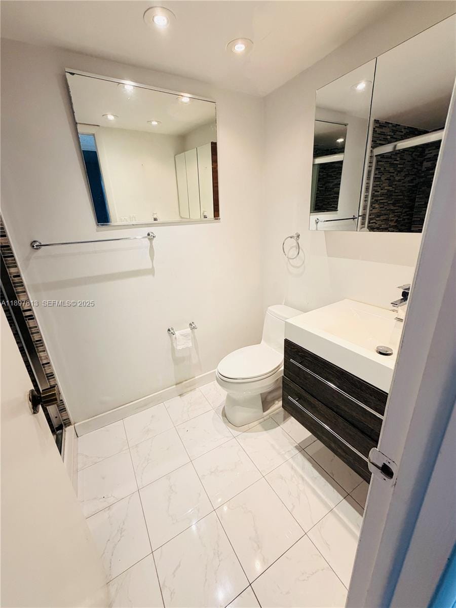 6423 Collins Avenue 310 — photo 12