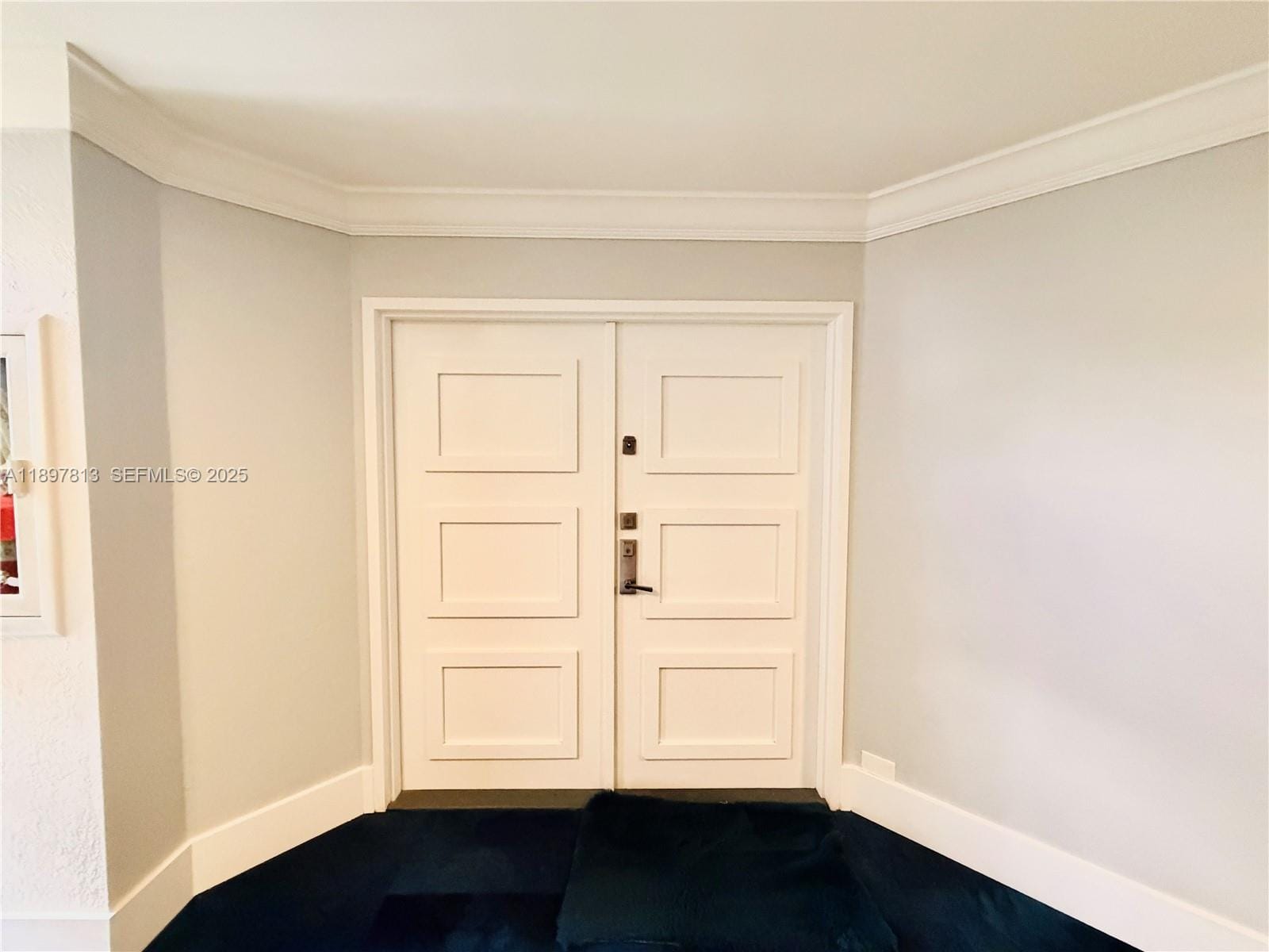 6423 Collins Avenue 310 — photo 3