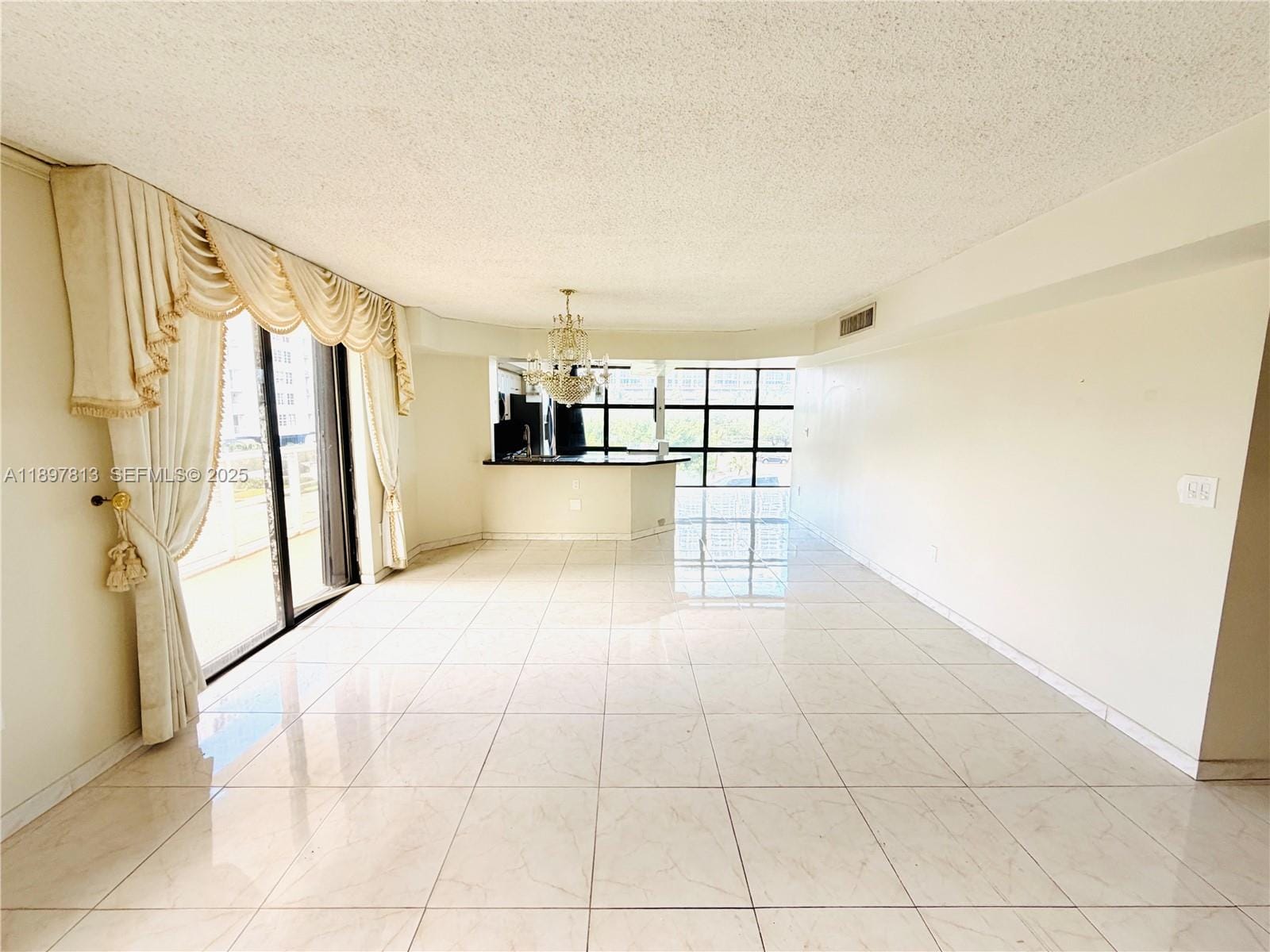 6423 Collins Avenue 310 — photo 4