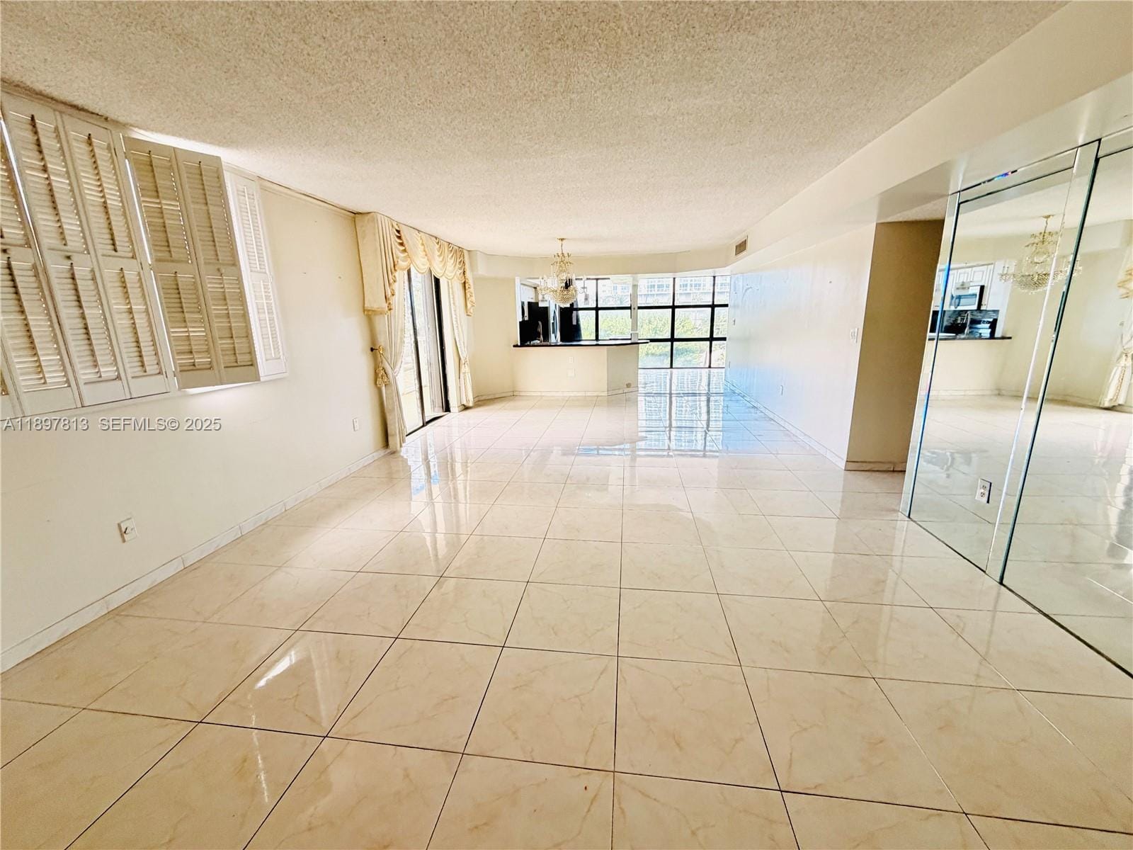 6423 Collins Avenue 310 — photo 5