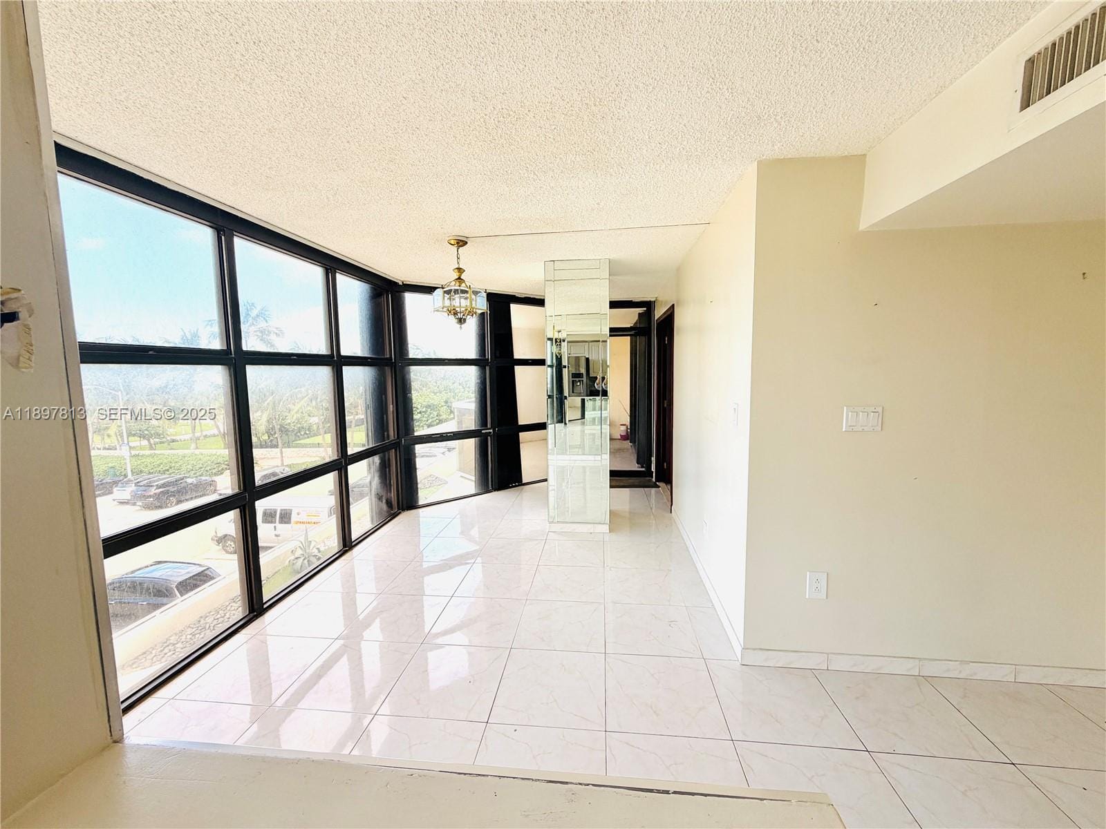 6423 Collins Avenue 310 — photo 9