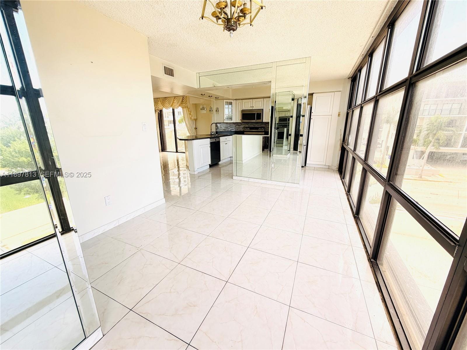 6423 Collins Avenue 310 — photo 10