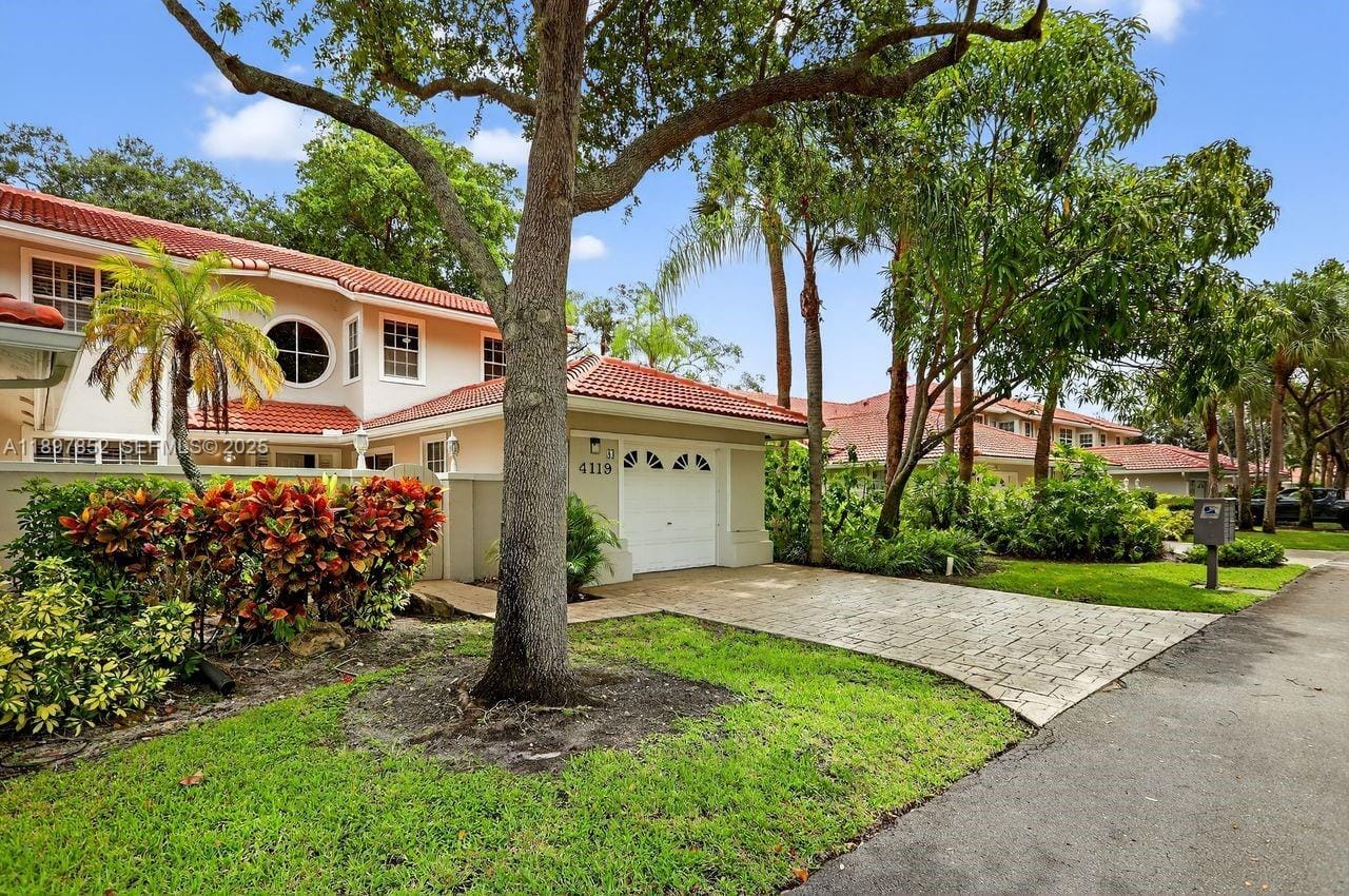 4119 W Palm Aire Drive A4 — photo 2