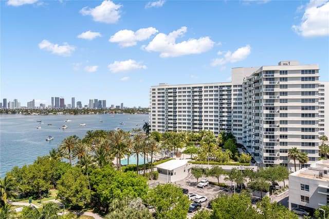 1330 West Avenue 905, sold in The Waverly At South Beac, Miami Beach, FL