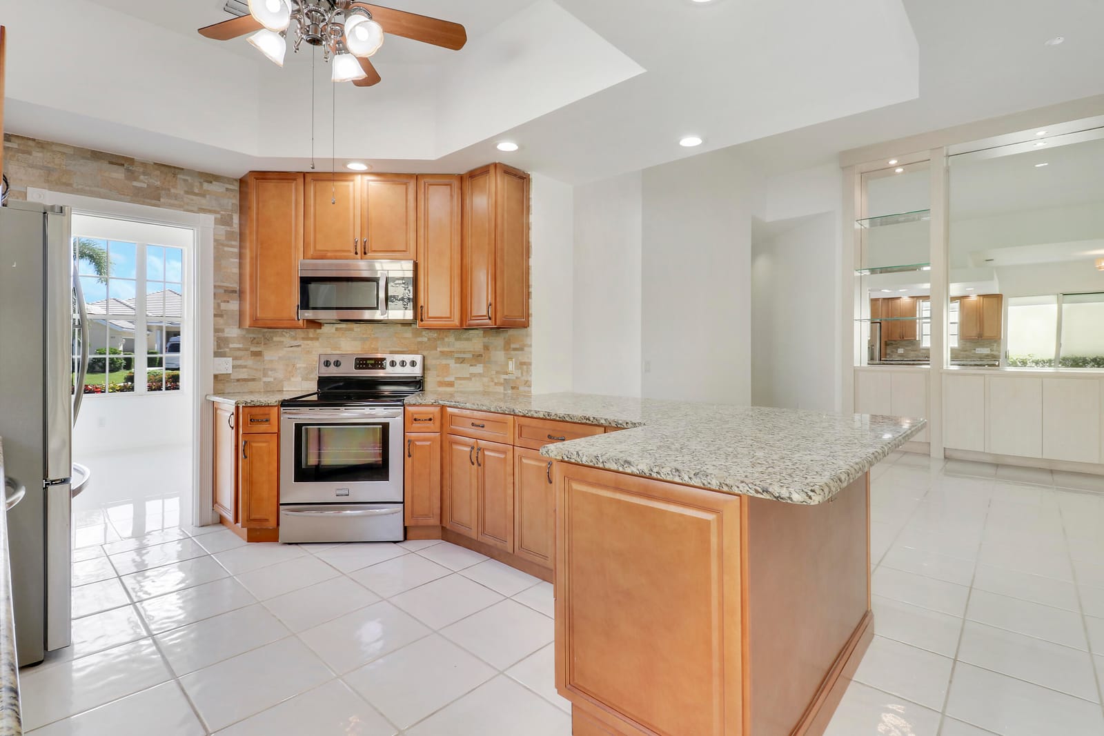 220 NW Bentley Circle — photo 2