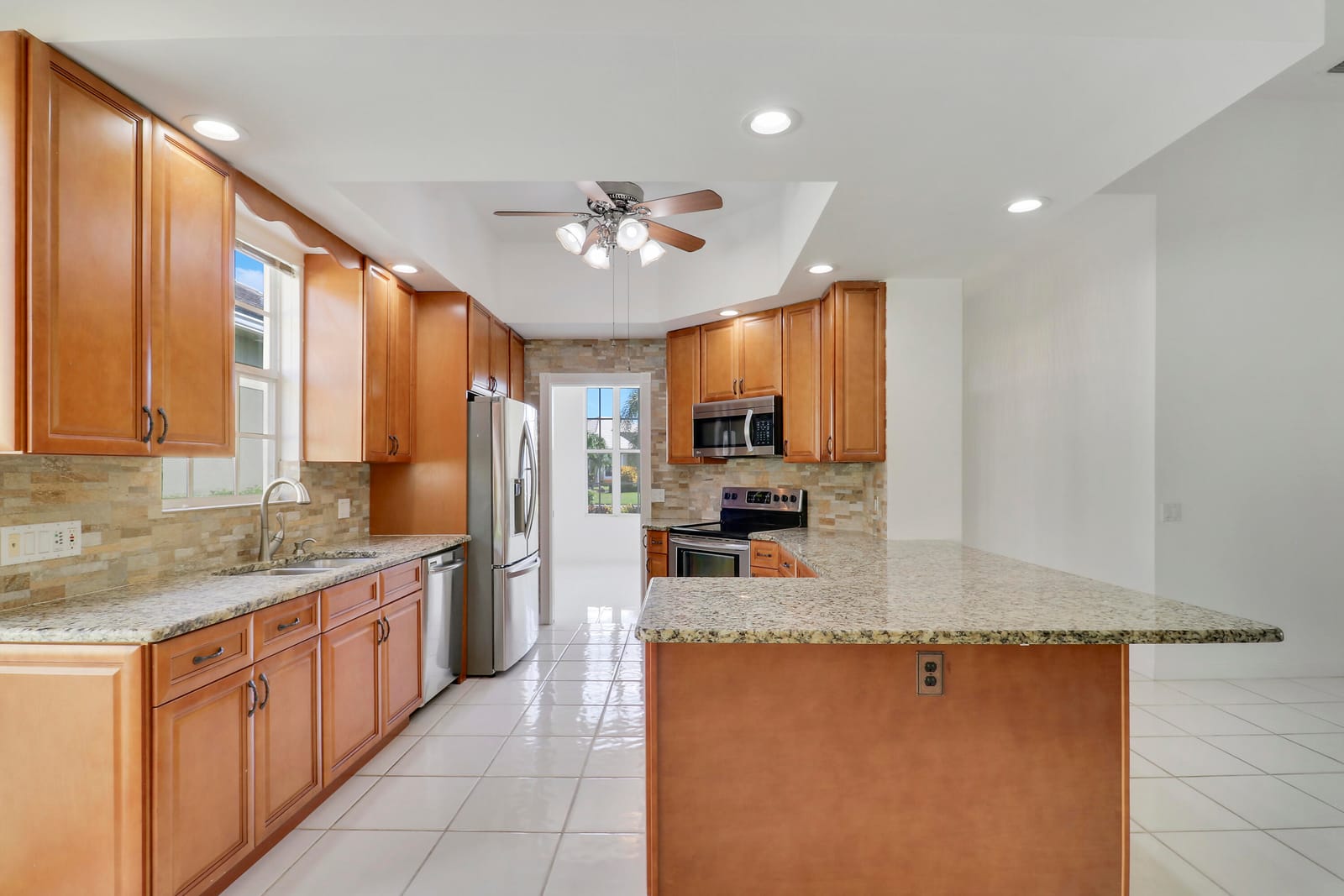 220 NW Bentley Circle — photo 3